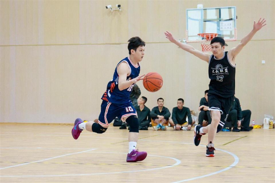 img, 在赛场上书, AA img, 在赛场上书, AA